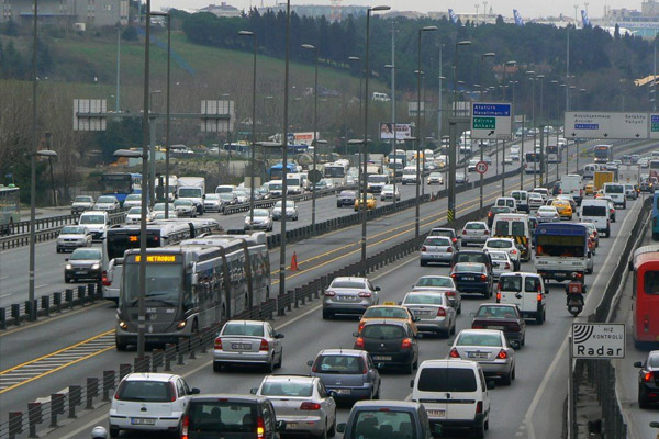 Dönüş yapan tatilcilere trafik uyarısı
