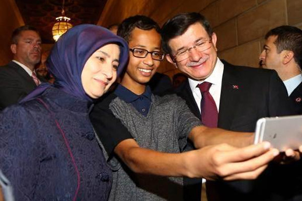Davutoğlu ABD'de o öğrenciyle buluştu