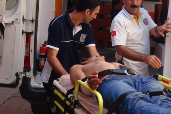 Komşu kavgasında silahlar konuştu