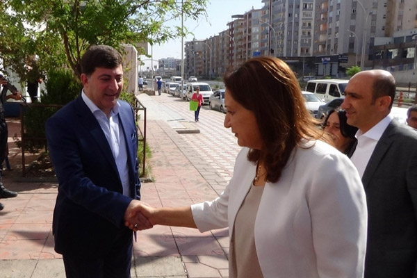 Diyarbakır’da HDP’den AK Parti’ye ziyaret