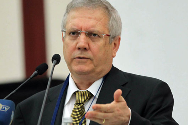 Aziz Yıldırım sert konuştu