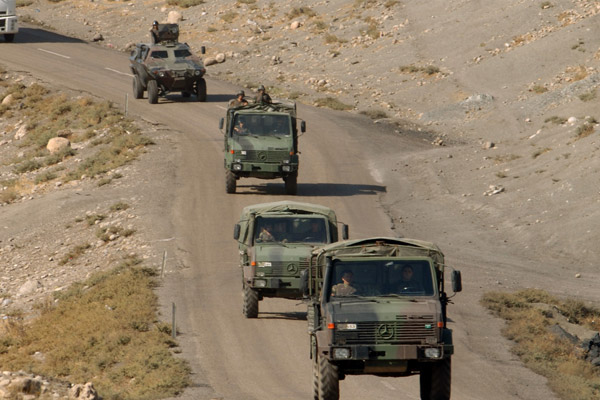 Bitlis'te orduevine saldırı: 20 yaralı