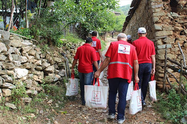 Kızılay 500 bin kişiye bayram yaşattı