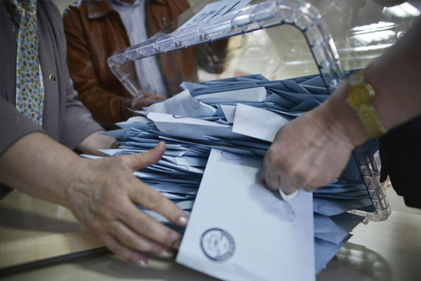 Son ankette AK Parti'ye 'Kürt' müjdesi