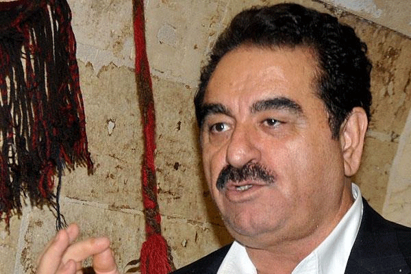 Ünlü sanatçı adaylıktan çekildi