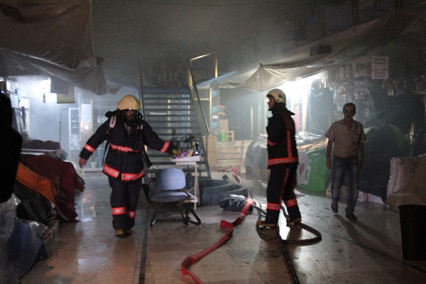 Kapalı Çarşı'da korkutan yangın