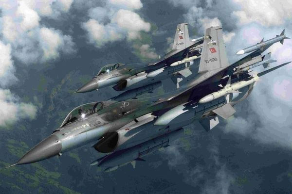 Şemdinli'de hava hareketliliği yaşanıyor