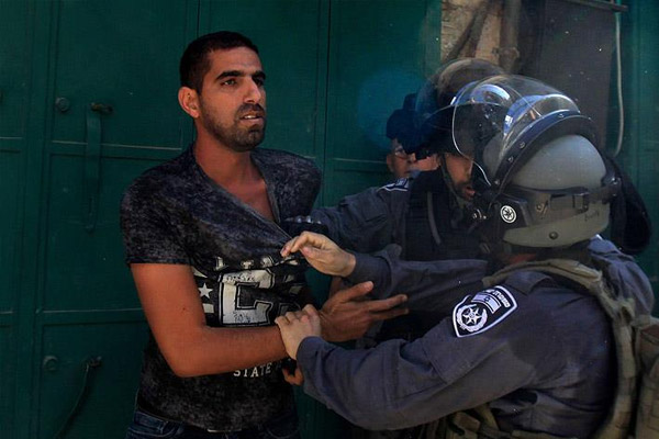 İsrail'in 50 yaş yasağı sürüyor