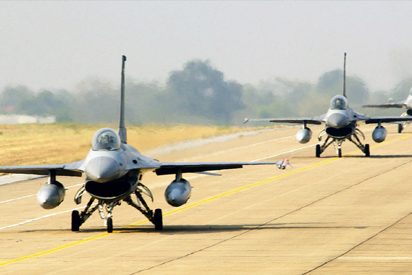 ABD'den Taliban'a hava operasyonu