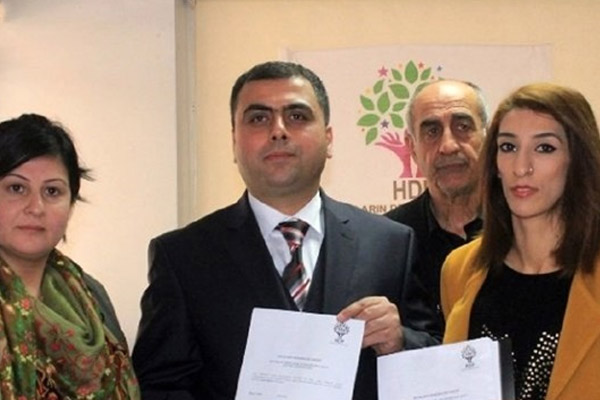 Sert sözlerle HDP'den istifa etti