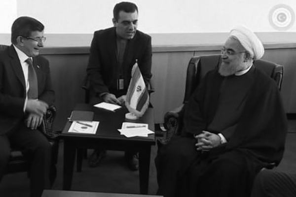 Davutoğlu'ndan sert bayrak yanıtı