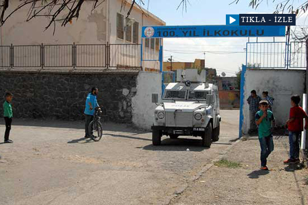 Diyarbakır'da okul duvarına bomba konuldu