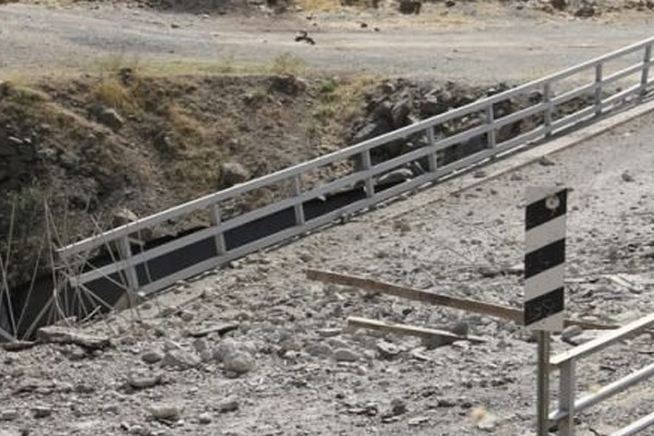 PKK Şemdinli'de köprü patlattı