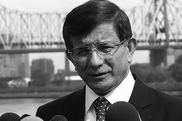 Davutoğlu'ndan Esed yanlılarına tepki