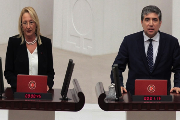 Yeni bakanlar yemin etti