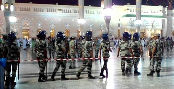 Mescid-i Nebevi boşaltılıyor