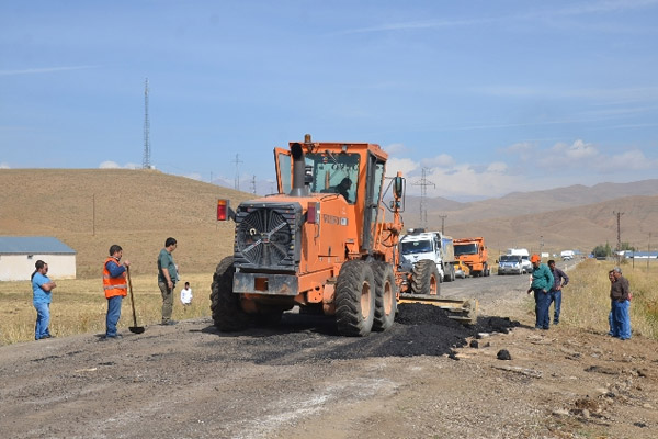 Askeri aracın geçişi sırasında patlama