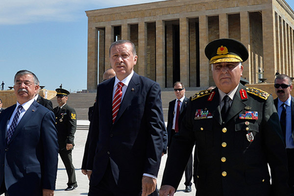 Ordu siyasete mi dönüyor?