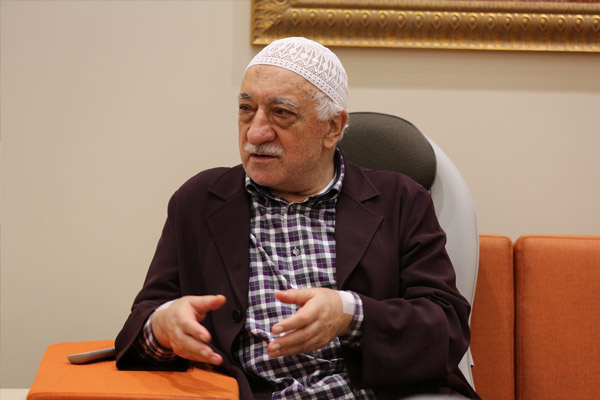 Fethullah Gülen gıyaben tutuklandı