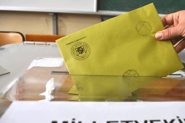 Dünya, 1 Kasım seçimleri için bahisleri açtı