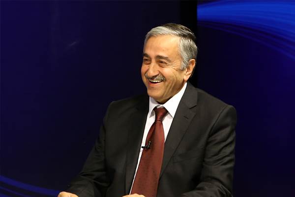 Akıncı, Ban ile görüştü