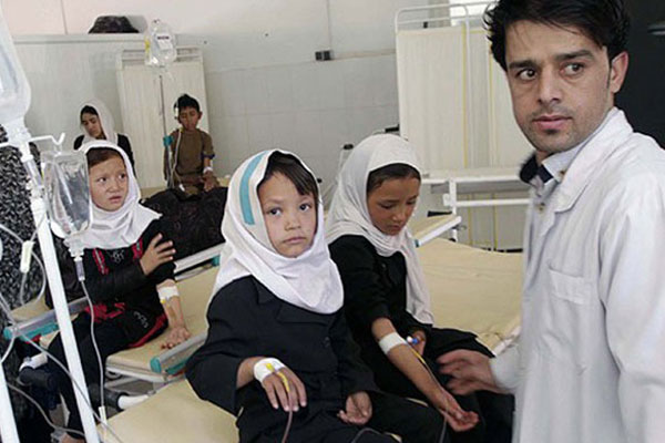 Afganistan'da sağlık merkezine saldırı