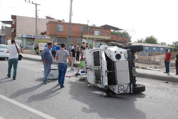 Zırhlı araç devrildi: 3 polis yaralı