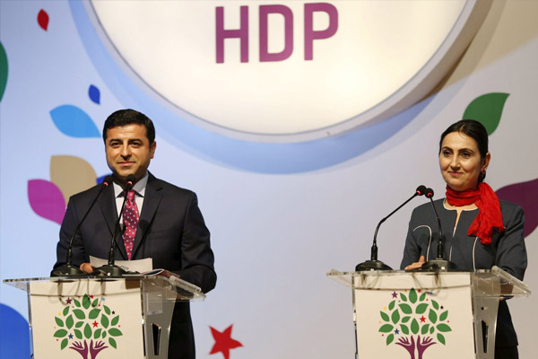 Demirtaş'tan MHP Arena'da özerklik talebi