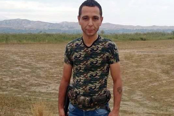 İnternette helallik isteyip intihar etti