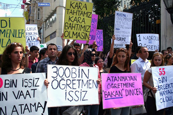 Öğretmen adayları: Ölmeden önce atanmak istiyoruz