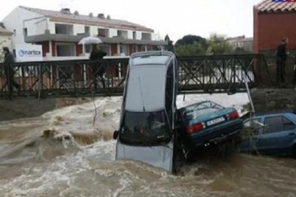 Fransa'da sel 19 can aldı