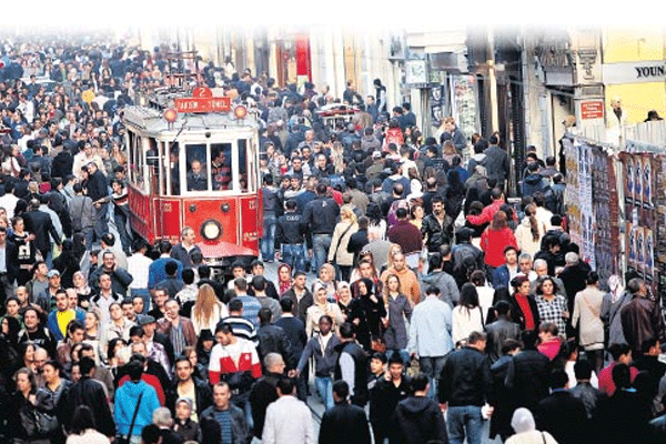 Partilerin beyannamesinde ekonomi damgası