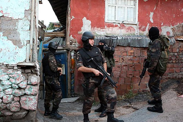 Çanakkale'de dev operasyon: 35 gözaltı