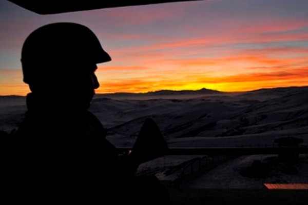 Karakola saldırı: 11'i asker, 13 yaralı