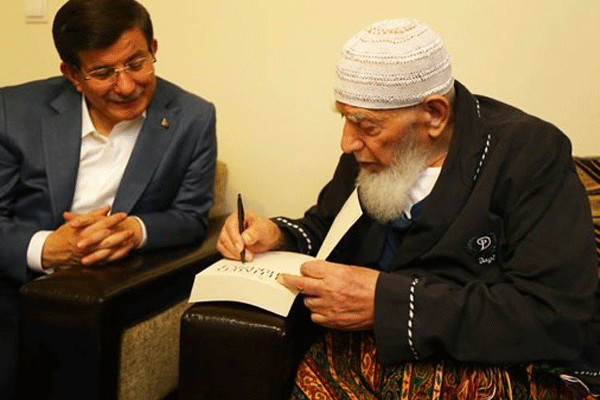 Davutoğlu'ndan sürpriz ziyaret