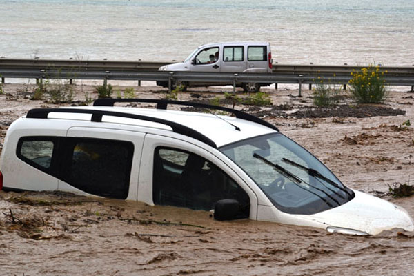 Zonguldak'ta sel faciası