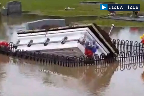 Sel tabutları yüzeye çıkardı