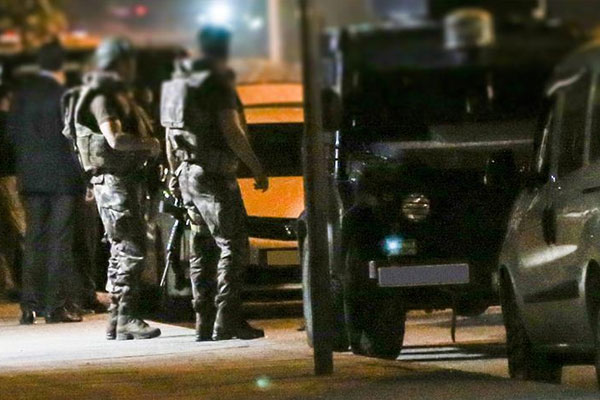 Darbeci komutan: Tüm kurumlara el koyacağız