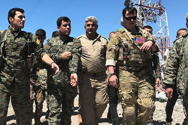 ABD askeri vurulan YPG noktasında