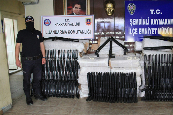 Hakkari'de 560 av tüfeği ele geçirildi