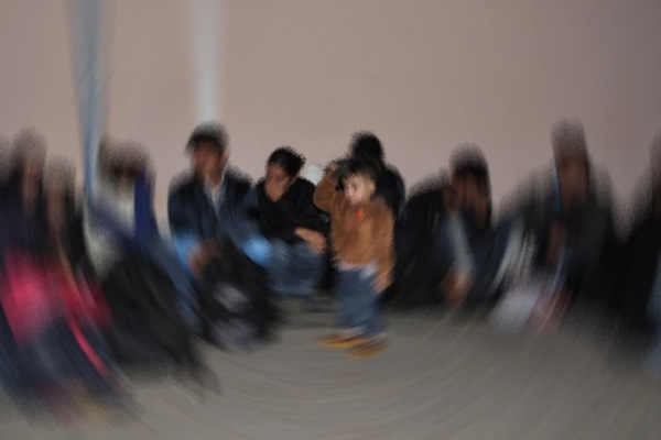 İzmir'de 65 kaçak göçmen yakalandı