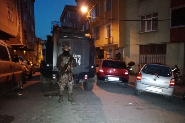İstanbul’da zehir tacirlerine şafak operasyonu
