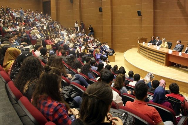 Hukukçular, GAÜN'de Kariyer Masasında