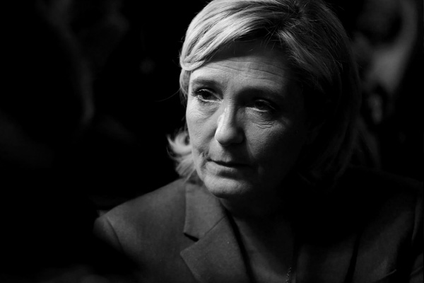 Fransız yargısı Le Pen'in peşinde