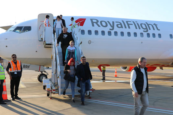 Rusya’dan ilk charter uçağı