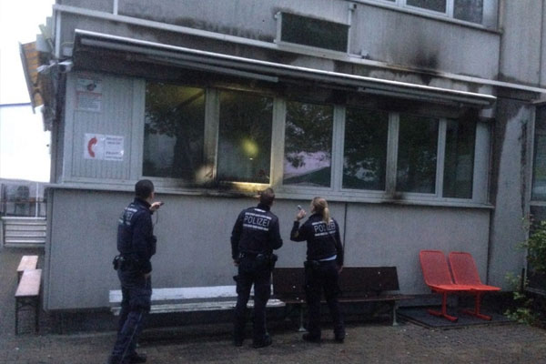 Almanya’da camiye molotoflu saldırı