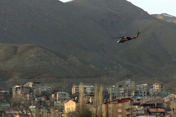 Mayına basan 4 asker yaralandı