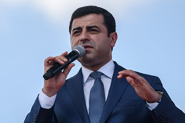CHP'li Tuncay Özkan Demirtaş'ı ziyaret etti