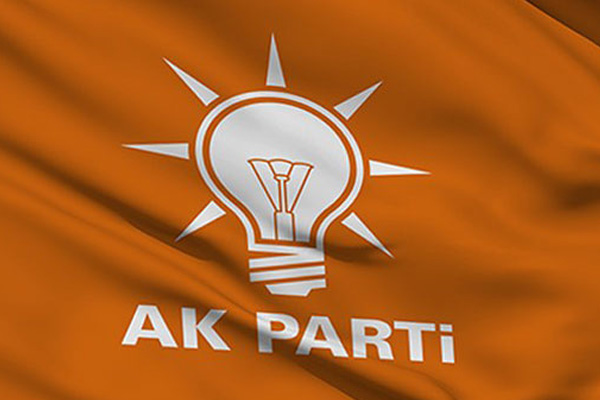 Ak Parti'de 'referandum sonucunu değerlendirme komisyonu' kuruldu