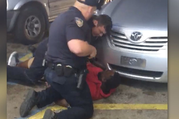 Siyahi genci vuran ABD'li polisler yargılanmayacak